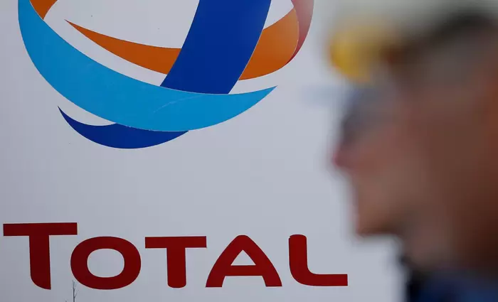 Η Total εξαγόρασε το 37,4% της ινδικής Adani Gas