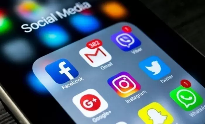 Τα social media παρακολουθούν μαζικά τους χρήστες τους