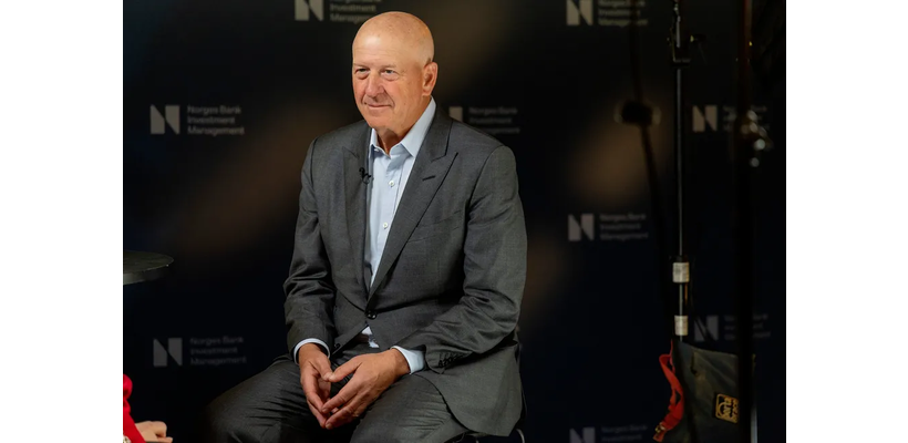 Σόλομον (Goldman Sachs): Οι CEOs αναβάλλουν επενδυτικά σχέδια και σφίγγουν τα λουριά