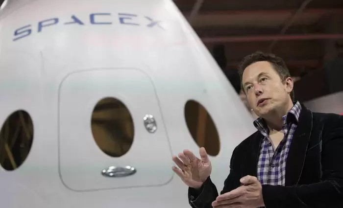 Σε τροχιά… ανάπτυξης τα κέντρα δεδομένων στο διάστημα από τον Μασκ