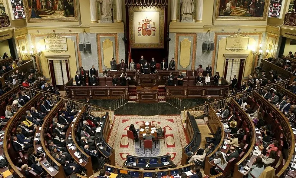 Ισπανία: Υψηλότερους φόρους σε τράπεζες και πλούσιους