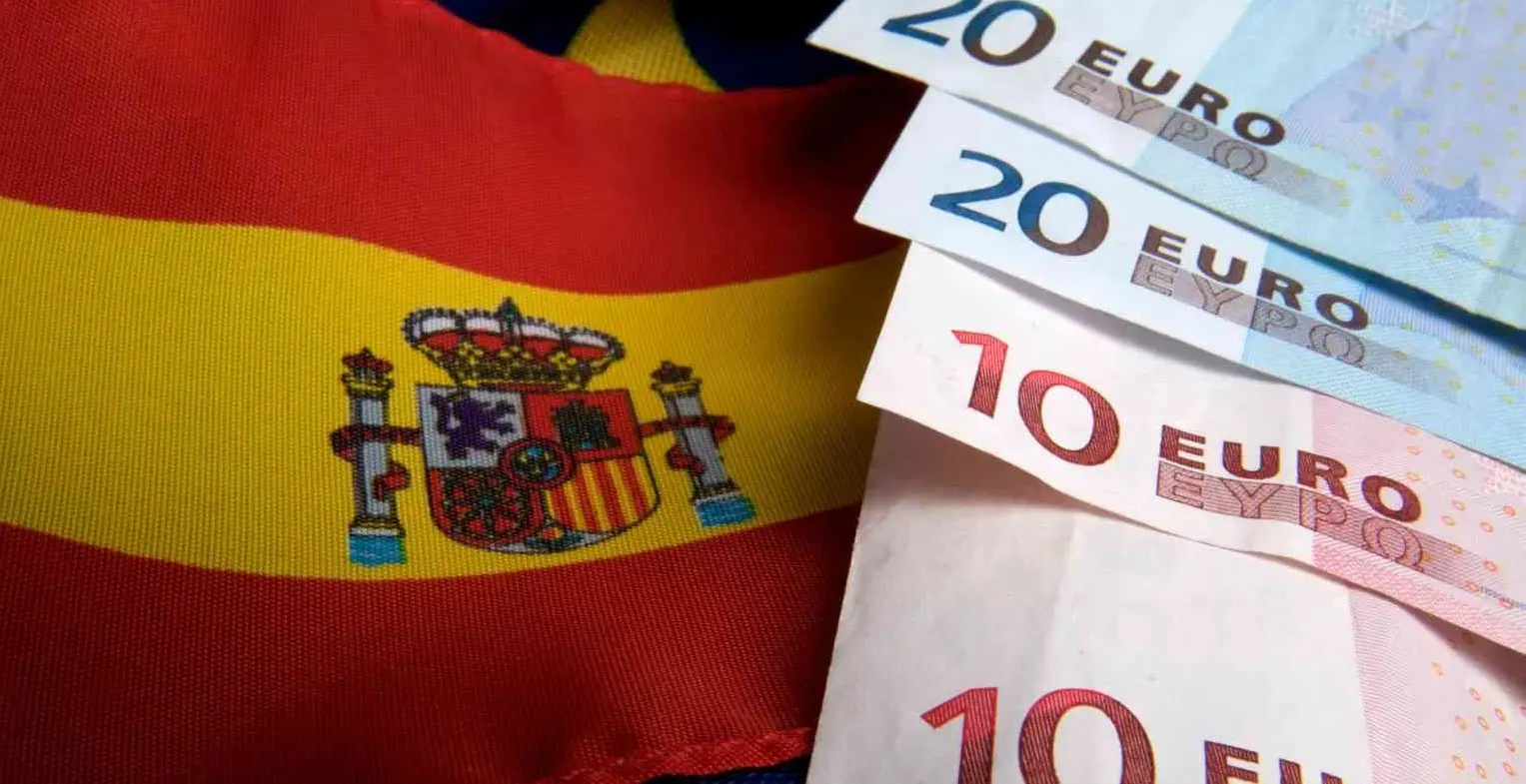 Η Ισπανία εξέρχεται από τη διαδικασία υπερβολικού ελλείμματος