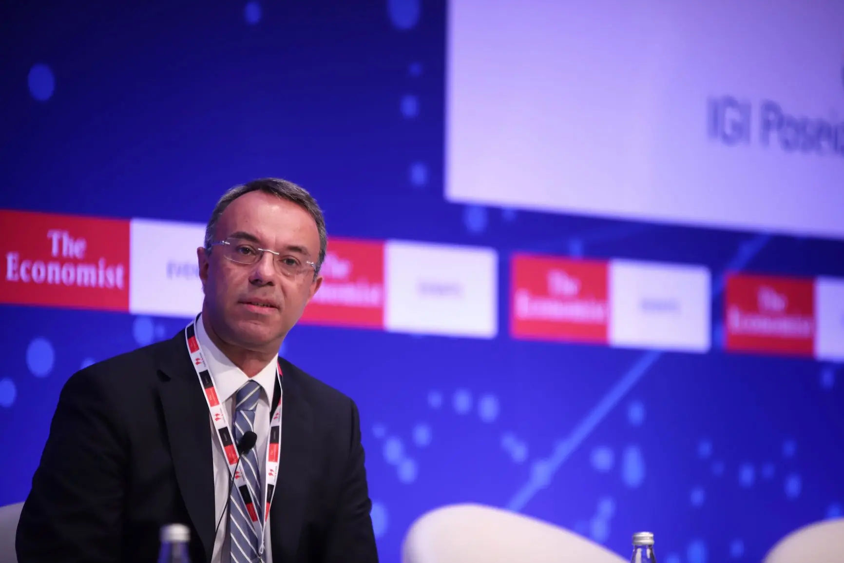 Handelsblatt: Ψήφος εμπιστοσύνης στην Ελλάδα η έκδοση 7ετούς ομολόγου