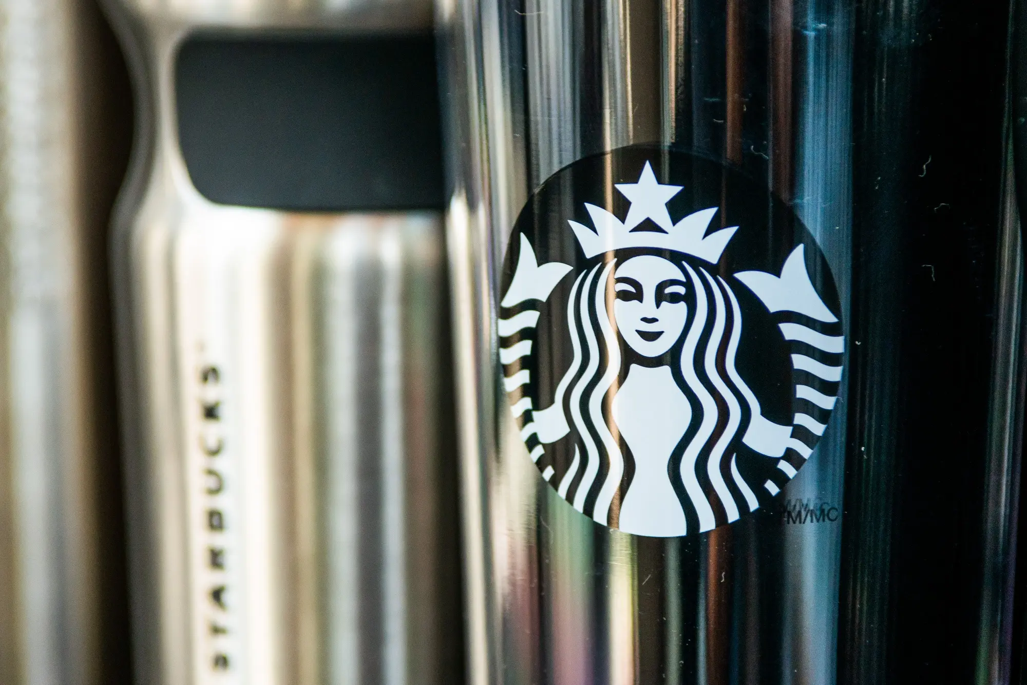 Uber Eats: Παράδοση καφέ Starbucks σε έπτα πόλεις 