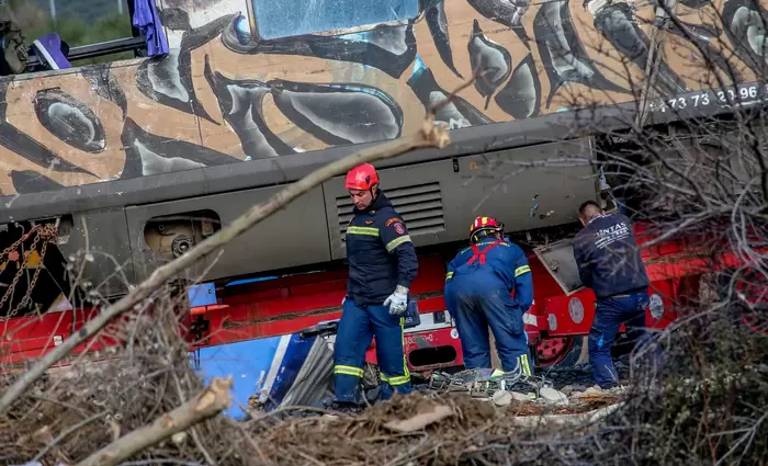 Ολοκληρώθηκαν οι ταυτοποιήσεις των νεκρών από το σιδηροδρομικό δυστύχημα