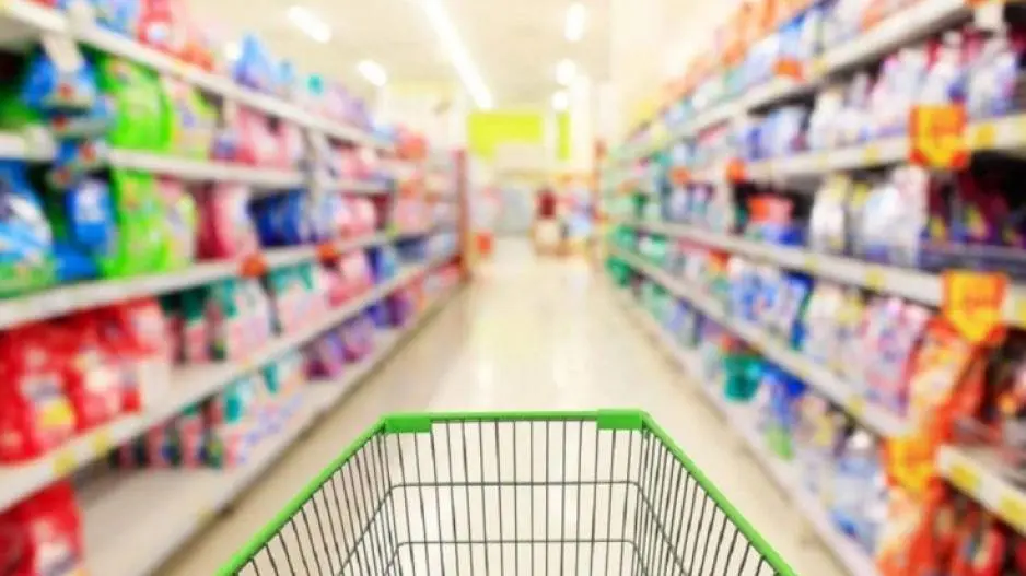 Αδειάζουν τα ράφια των σούπερ μάρκετ στη Θεσσαλονίκη (pics)