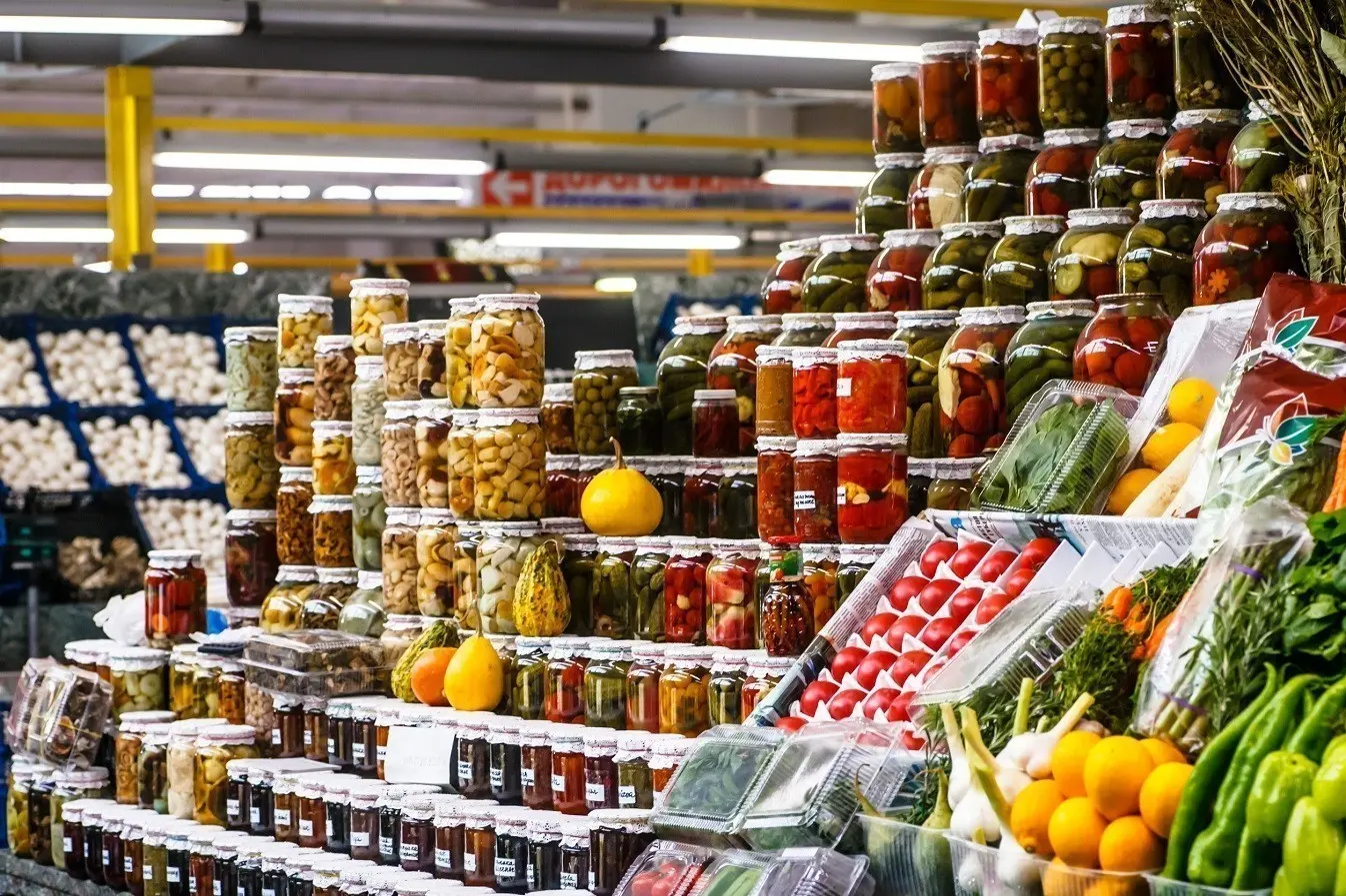 Συμφωνία ΕΕ-ΗΠΑ: Τι θα γίνει αν ανοίξει η ευρωπαϊκή αγορά στα αμερικάνικα τρόφιμα