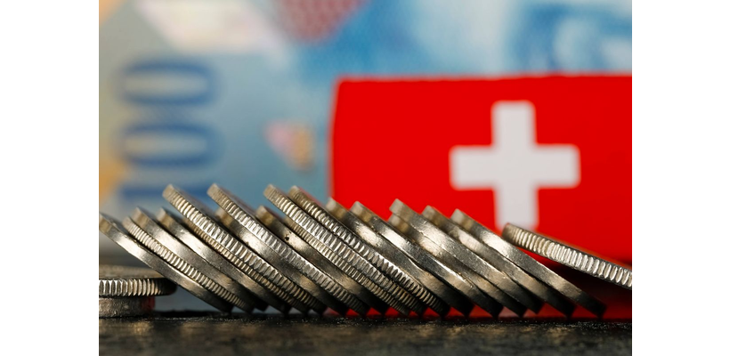 Ελβετία: Η κεντρική τράπεζα αλλάζει στρατηγική και μαθαίνει να ζει με ένα ισχυρό φράγκο