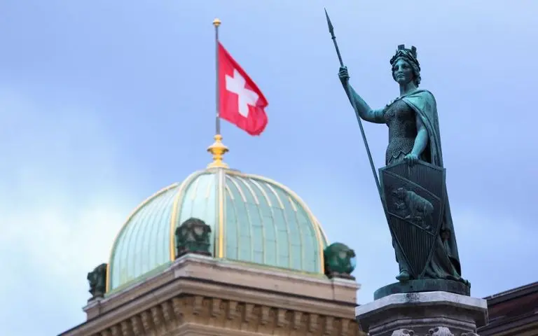 Ελβετία: «Παγώνει» assets που συνδέονται με τον Μαδούρο μετά τη σύλληψή του στις ΗΠΑ