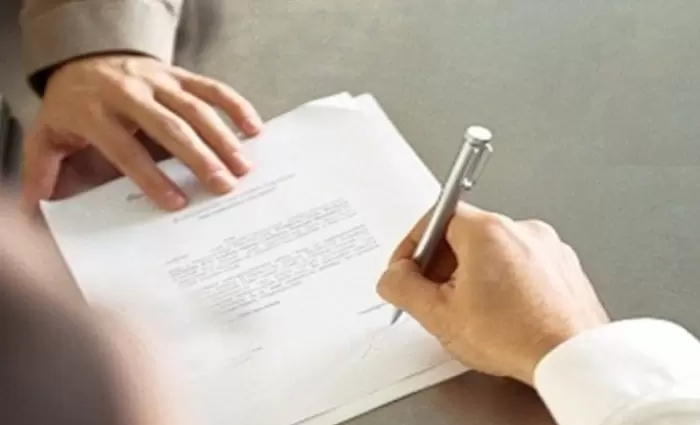 ΠΕΟ: Ζητεί νομοθετικά και θεσμικά μέτρα για υποχρεωτική εφαρμογή των συλλογικών συμβάσεων