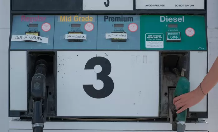 Ακριβότερα τον Μάιο τα καύσιμα