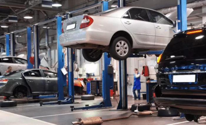 Συνεχίζουν κανονικά τη λειτουργία τους τα συνεργεία αυτοκινήτων