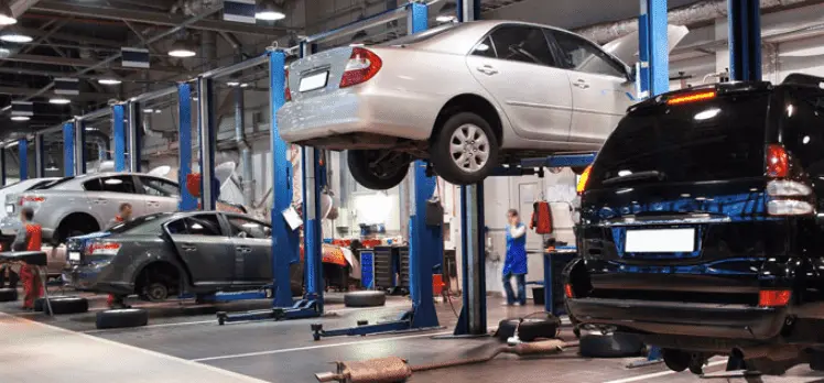 Συνεχίζουν κανονικά τη λειτουργία τους τα συνεργεία αυτοκινήτων