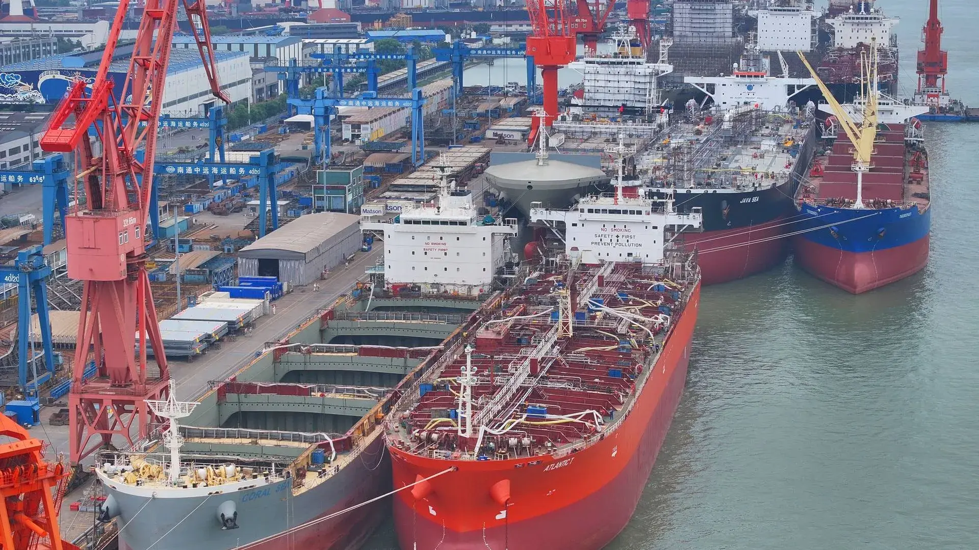 Ο πόλεμος στη Μ. Ανατολή εκτόξευσε τους ναύλους για τα τάνκερ