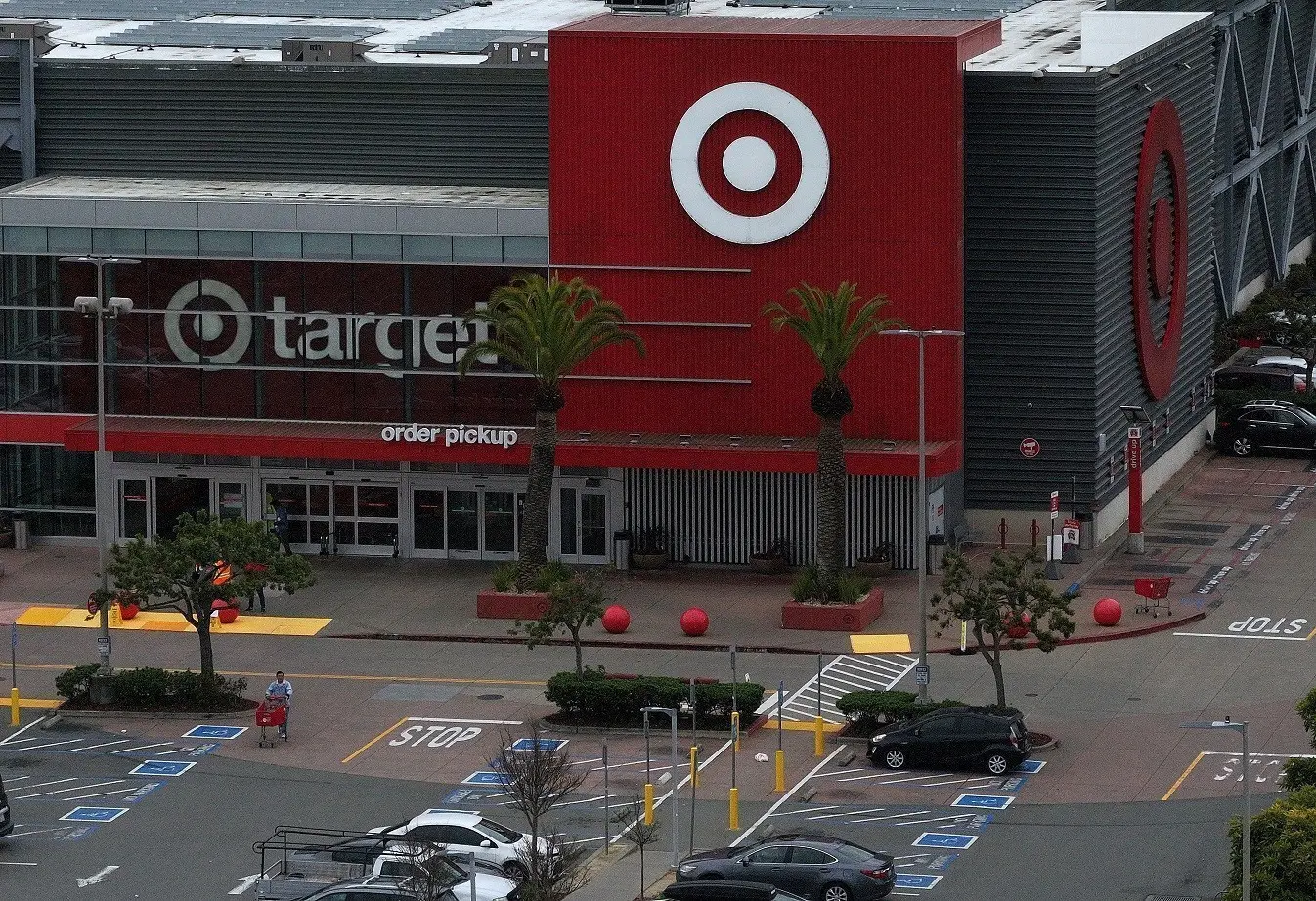 Target: Υποβαθμίζει τις προβλέψεις για τις πωλήσεις – Πλήγμα η μείωση στην καταναλωτική ζήτηση