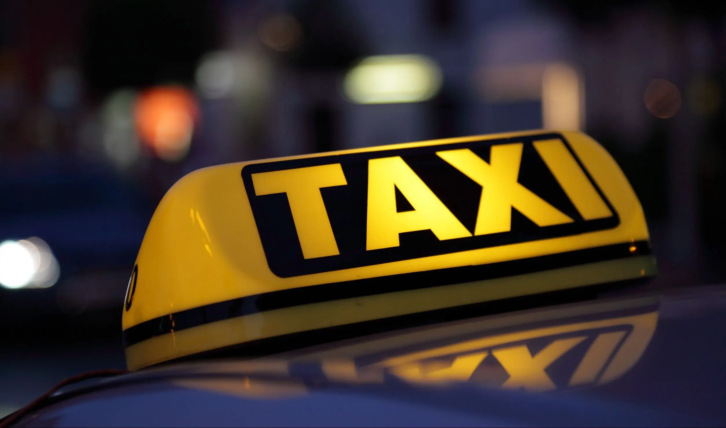 Αναστέλλεται η στάση εργασίας των οδηγών ταξί