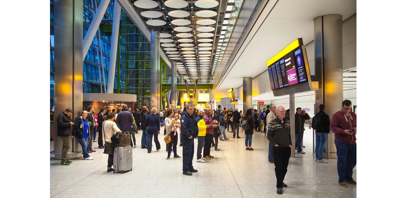 Οι Ευρωπαίοι δεν ταξιδεύουν στις ΗΠΑ, αλλά οι εύποροι Αμερικανοί επισκέπτονται την Ευρώπη