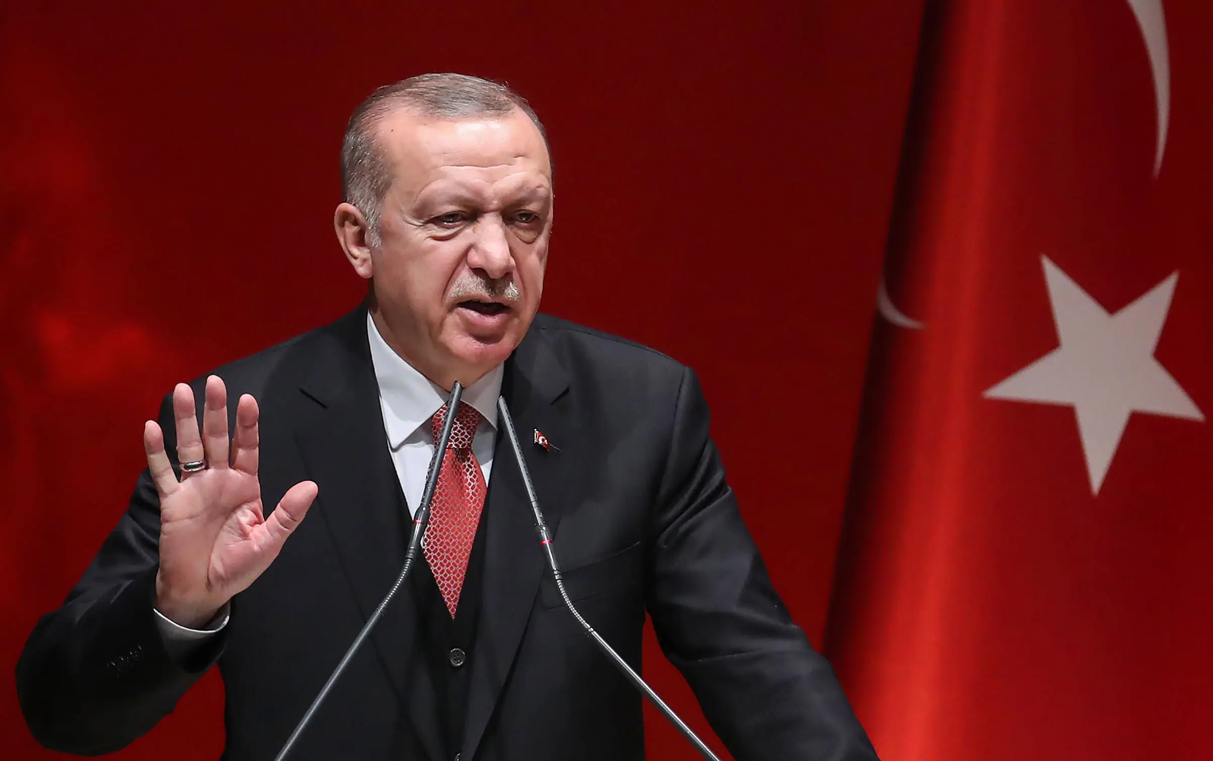 Bloomberg: Ο Ερντογάν δεν μπορεί να κερδίσει την μάχη με τις αγορές
