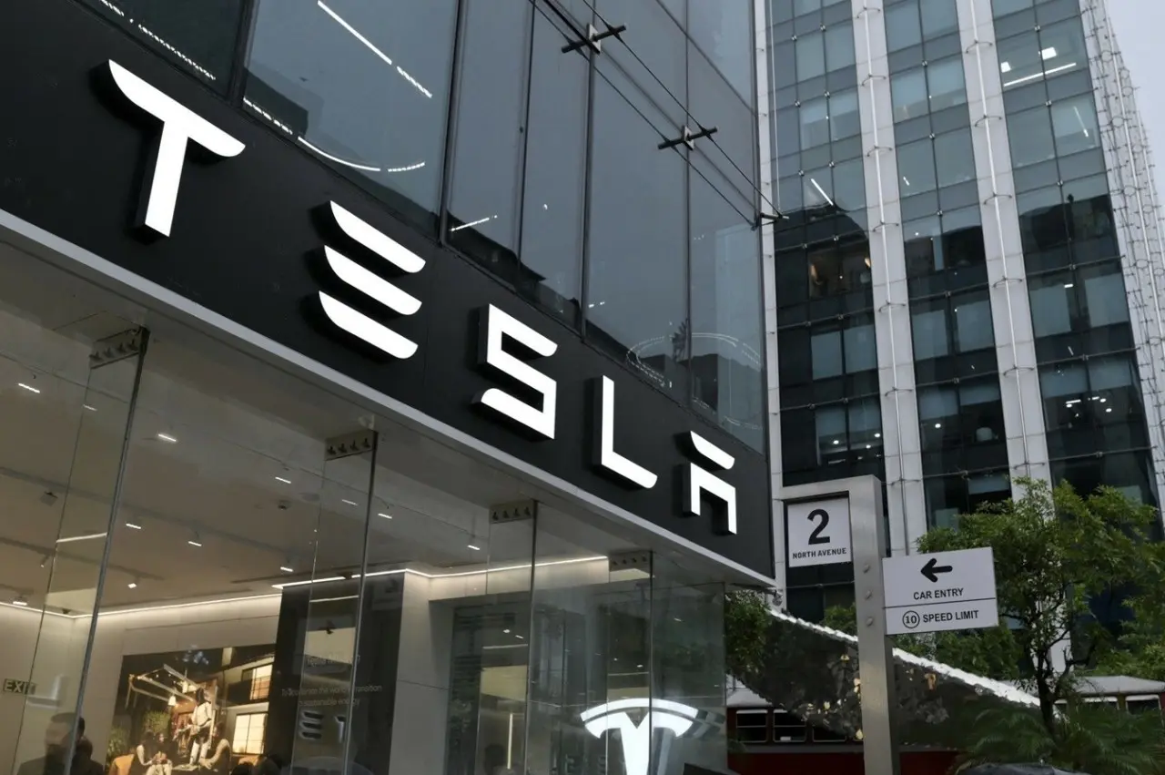 Η Τesla αναβαθμίζει την AI ισχύ της: Στα τελικά στάδια το chip AI5, ξεκίνησε ήδη το AI6