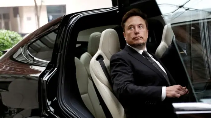 Γιατί η Tesla θα απολύσει πάνω από το 10% του προσωπικού