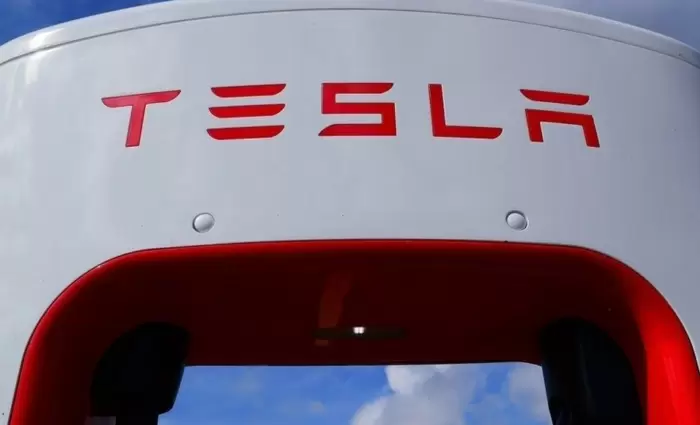 Tesla: Η μετοχή «βυθίζεται» αμέσως μετά την αποκάλυψη του Cybercab