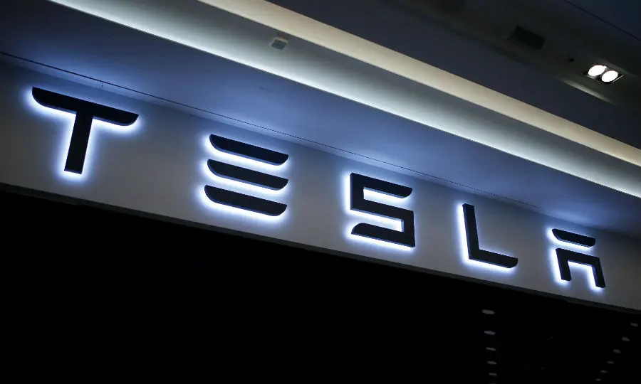 Τεράστια πτώση στις παραδώσεις της Testla China λόγω κορωνοϊού
