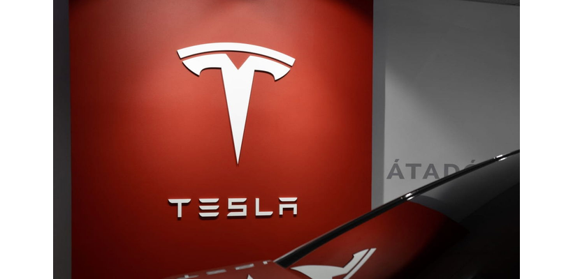 Tesla προς τους εργαζομένους: Το 2026 θα είναι μια δύσκολη χρονιά