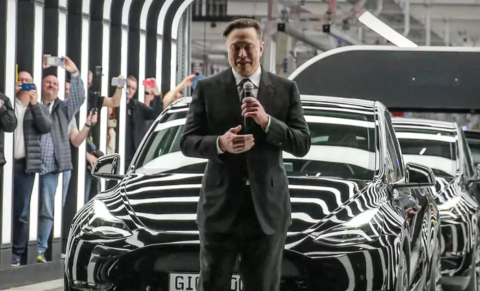 Tesla: O Μασκ προειδοποιεί για «δύσκολα τρίμηνα» μετά την ακύρωση των κινήτρων EV από τον Τραμπ