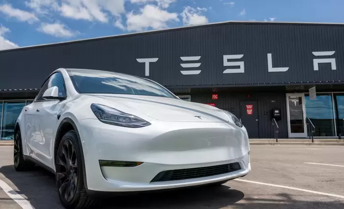 Tesla: Οι αναλυτές «βλέπουν» πτώση έως 15% στις παραδόσεις οχημάτων στο τέλος του έτους