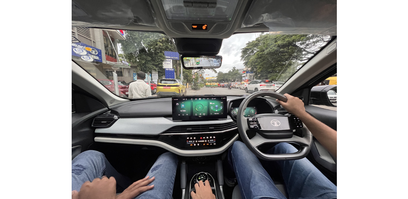 H Tesla πήγε Ινδία: Πότε αρχίζουν οι παραδόσεις του Model Y