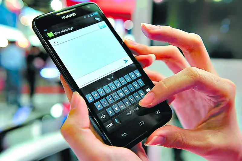 Έρευνα: Τα γραπτά μηνύματα απειλούν την ασφάλεια των πεζών