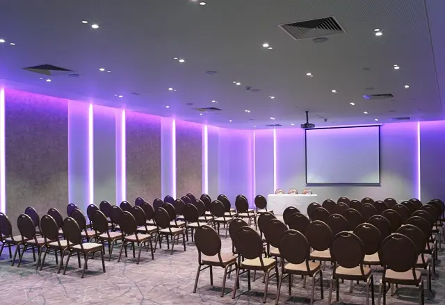 Επαγγελματικός τουρισμός στα ξενοδοχεία της Louis Hotels