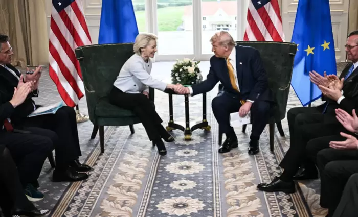 Η Ευρωβουλή βάζει στον πάγο την εμπορική συμφωνία με ΗΠΑ μετά τις απειλές Τραμπ