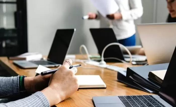 Μόνο με laptop του Δημοσίου η τηλεργασία στο Δημόσιο – Ποιους θα αφορά