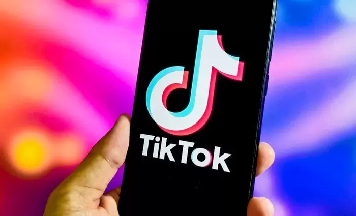 Έρευνα κατά του TikTok ετοιμάζει η Κομισιόν – Στο επίκεντρο η απειλή για τα παιδιά