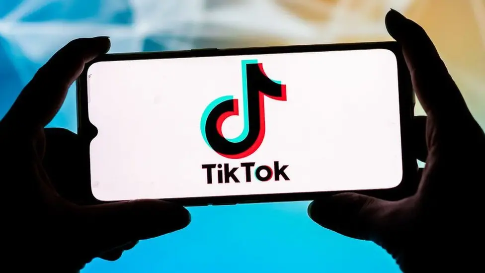 TikTok: «Δύσκολες ώρες» για τον CEO του δημοφιλούς μέσου στο Κογκρέσο