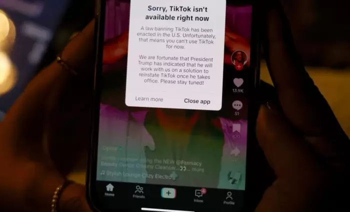 TikTok: «Έπεσε μαύρο» στις Ηνωμένες Πολιτείες – Ο λόγος τώρα στον Τραμπ