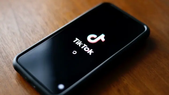 Κίνα: Οι εμπορικοί δασμοί του Τραμπ περνούν μέσα από το TikTok