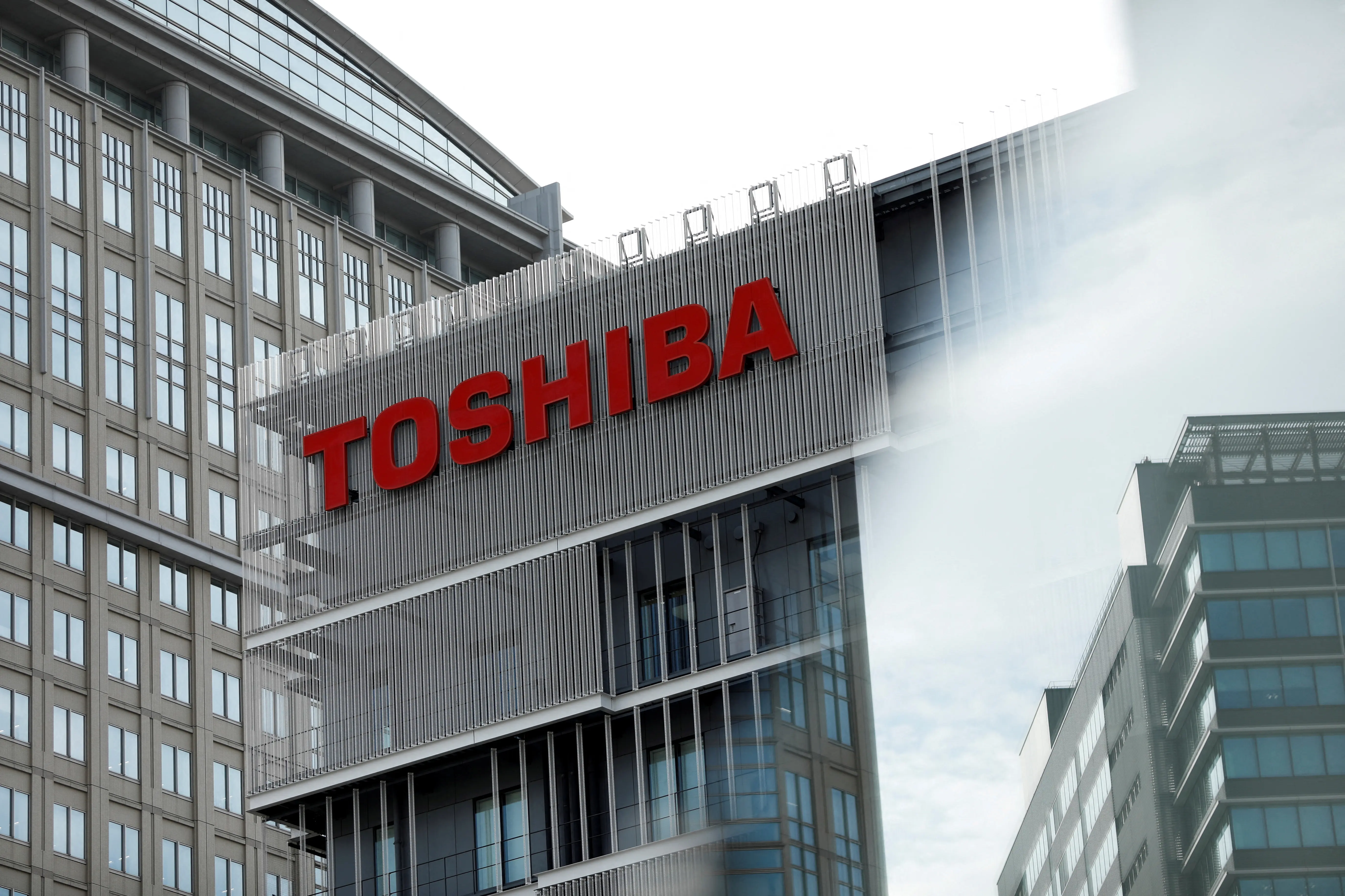Toshiba: Τίτλοι τέλους στη χρηματιστηριακή ιστορία 74 ετών