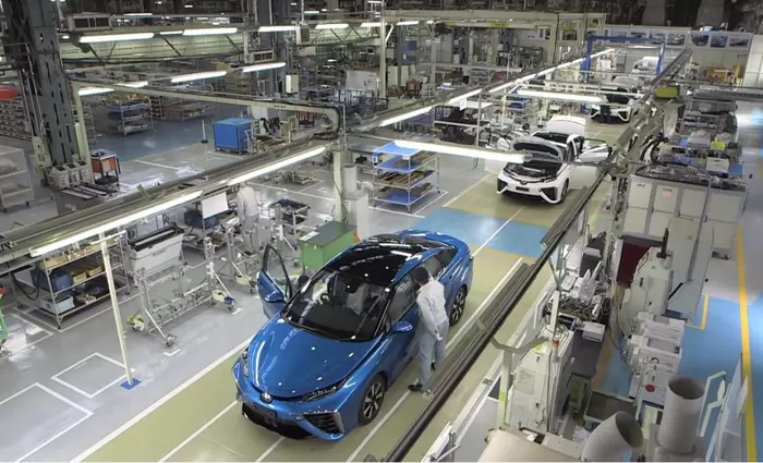 Η αυτοκινητοβιομηχανία θέλει να ξαναξεκινήσει τις μηχανές της