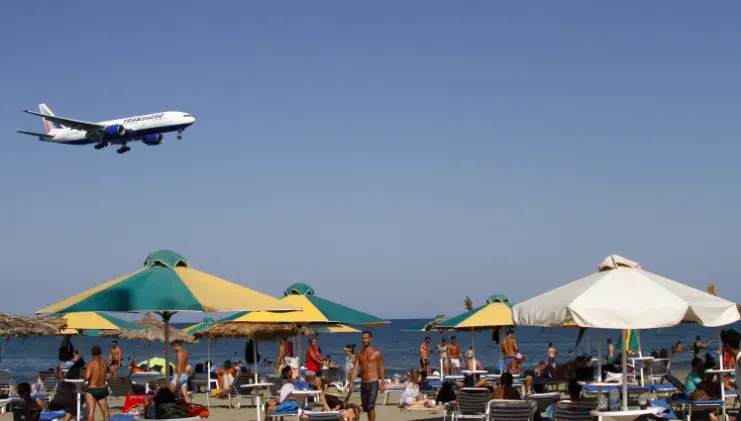 Νέο ρεκόρ τουριστικών αφίξεων για το οκτάμηνο