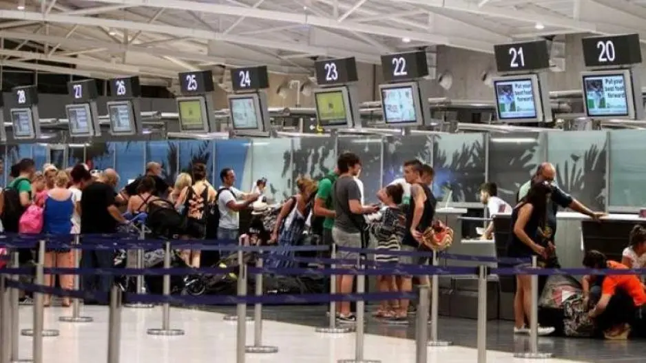 Στα €2,23 δισ. τα έσοδα από τον τουρισμό