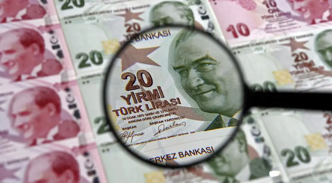 Άλμα σημείωσε η τουρκική λίρα μετά την απόφαση της Κεντρικής Τράπεζας