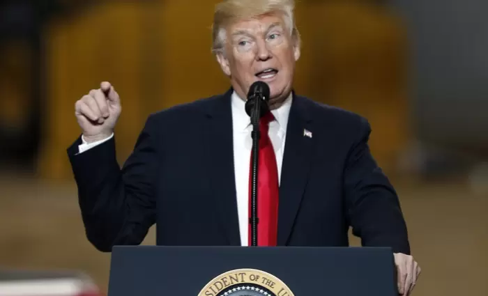 Ένεση 1 δις δολάρια από το Πεντάγωνο για το τείχος του Μεξικού