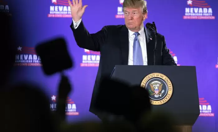 Τραμπ: Επιβολή φραγμών σε επενδύσεις Κίνας σε αμερικανικές εταιρείες