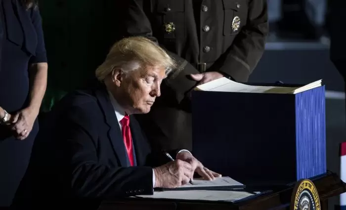 ΗΠΑ: Υπογράφτηκε το νομοσχέδιο για άρση εμπάργκο όπλων προς Κύπρο