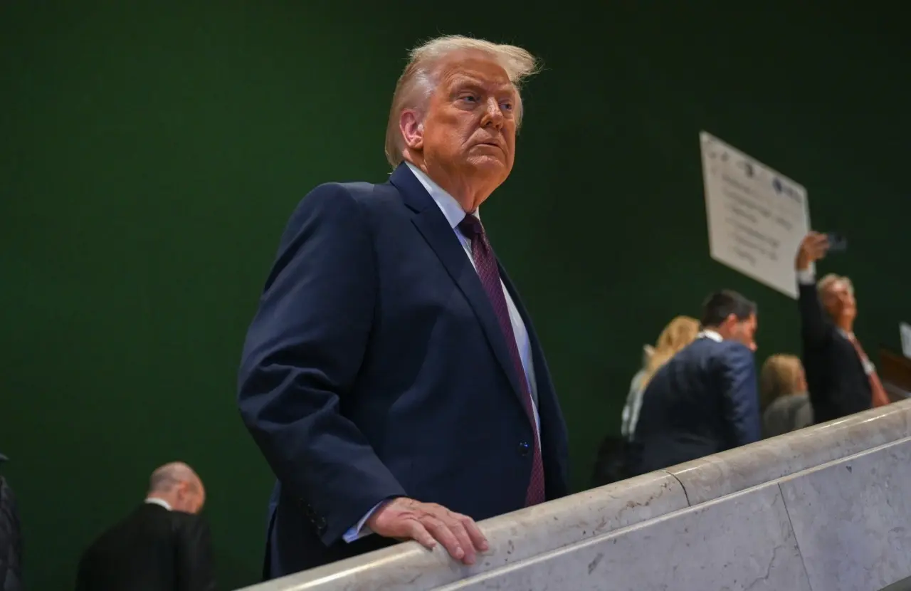 Τραμπ: Υπόσχεται «μεγάλα αντίποινα» εάν η Ευρώπη πουλήσει αμερικανικά assets