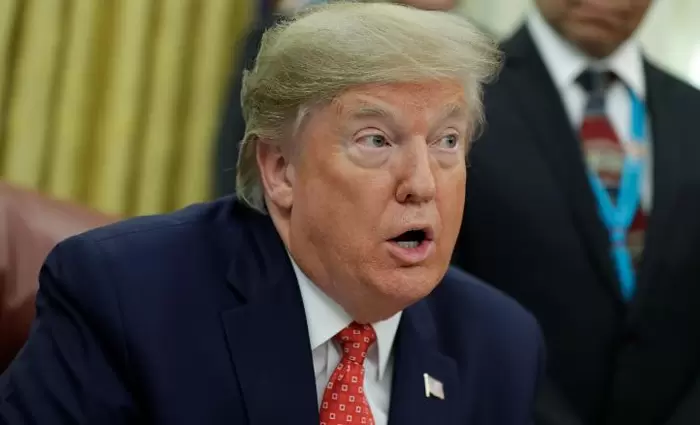 Απειλεί με δασμούς Ρωσιά-Σαουδική Αραβία για το πετρέλαιο ο Τραμπ