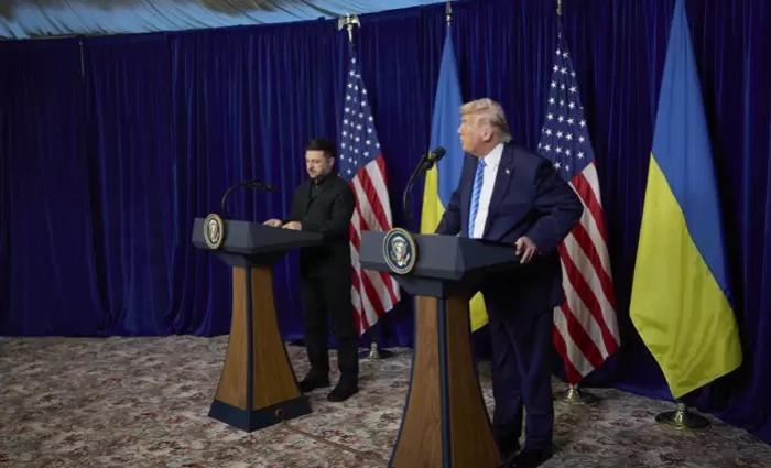 Aνάλυση CNN: Τα μηνύματα της συνάντησης Τραμπ – Ζελένσκι στη Φλόριντα – Τα «αγκάθια» του εδαφικού