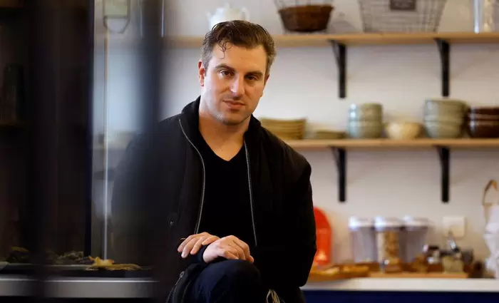 Μπράιαν Τσέσκι (Airbnb): Τι είναι αυτό που ξεχωρίζει τους ιδρυτές από τους managers